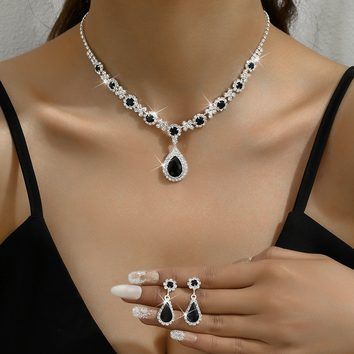 Fashion New Water Drop Necklace And Earrings Suite