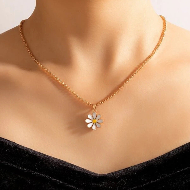 Accessories Simple White Dripping Oil Flower Necklace